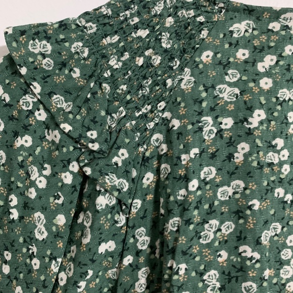 Trendy Green Dress with Flowers - Picture 11 of 13